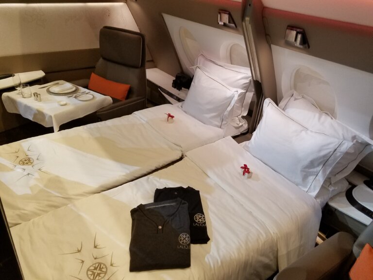 Best Credit Card Offers Right Now Up To 200,000 Points In Bonuses For Premium Travel [February 2026]