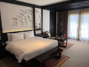 Splitting Expenses When Redeeming Points For Travel: What’s Fair?