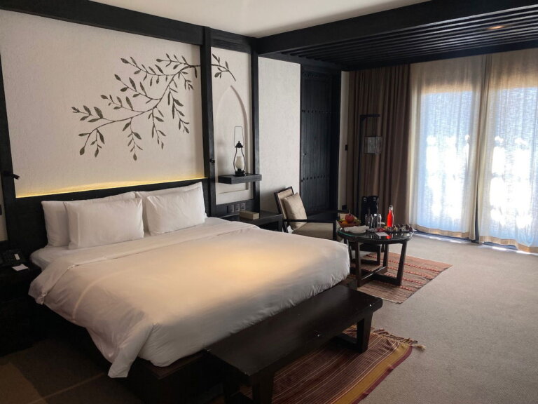 Splitting Expenses When Redeeming Points For Travel: What’s Fair?