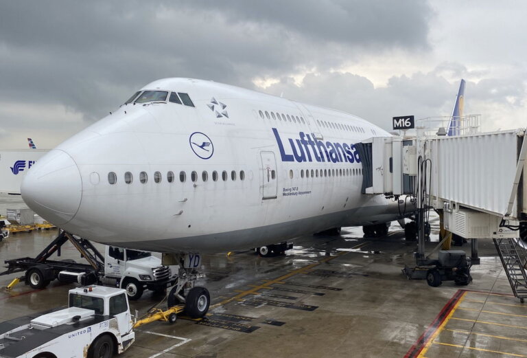 Surprise: Lufthansa Sells Two Boeing 747-8s… To The US Air Force?!
