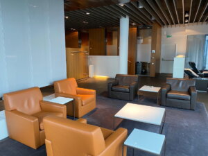 Ugh: Misdirected Delay Frustration In The Lufthansa First Class Terminal