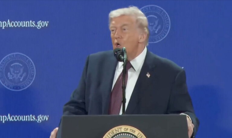 Visa Adds Trump Accounts Cash Back Credit Card Rewards Feature