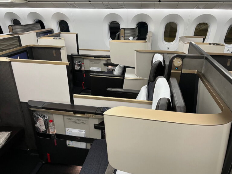 Bahrain-Based Gulf Air Rolling Out Free Starlink Wi-Fi Fleetwide