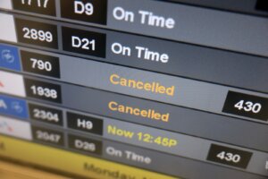 Airlines issue travel waivers ahead of major winter storm