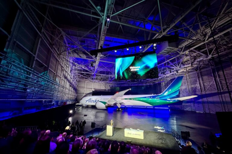 Alaska Airlines debuts first-ever Boeing 787 Dreamliner aircraft