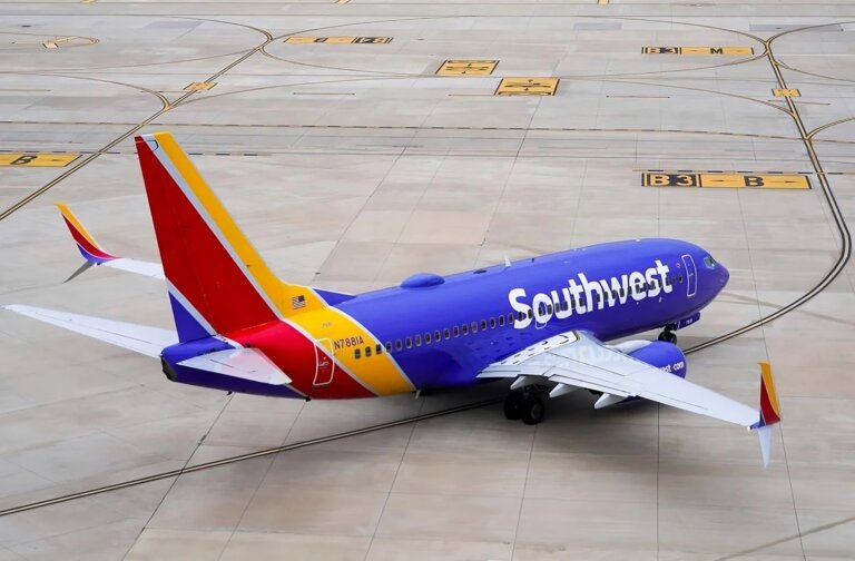 “Oh Sh*t, Cancel Takeoff Clearance”: Southwest 737 Aborts As Private Plane Turns Onto Runway