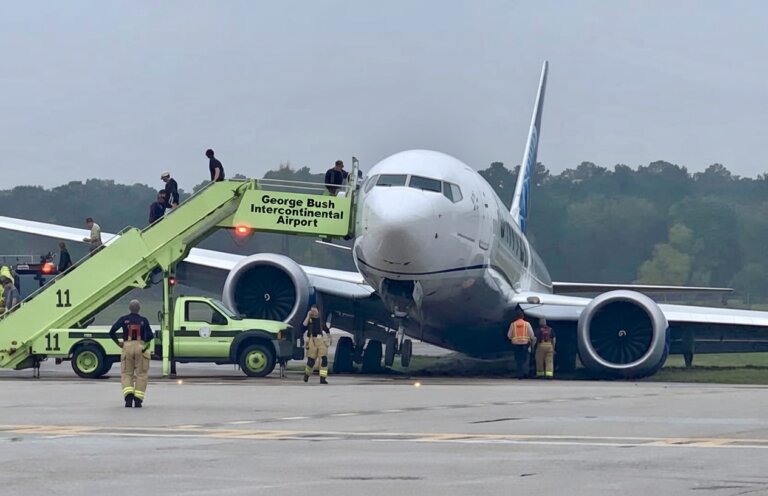 United 737 Runs Off Runway in Houston—Union Coaches Pilot While Passengers Evacuate: “Don’t Say Another Word”