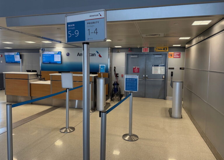 American Flight Attendant Union Issues Historic Vote Of No Confidence In CEO