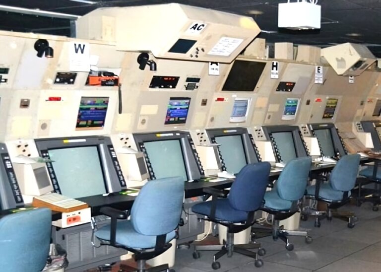 Passengers Baffled By Strange Air Traffic Control Conversation—"Like Listening To 'The Price Is Right'" [Roundup]