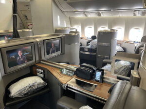 Vogue Editor Downgrades Herself From American First Class Due To Bad Service