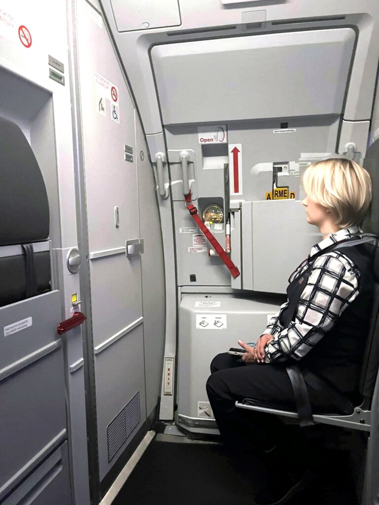 American Airlines New A319 Adds First Class Seats Without Removing Coach — Back Galley Photo Shows Flight Attendants Have Nowhere to Stand