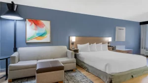 Is This the Worst Hyatt in America? — Staff Say They Take Deposits In Case Guests "Poop On The Floor"